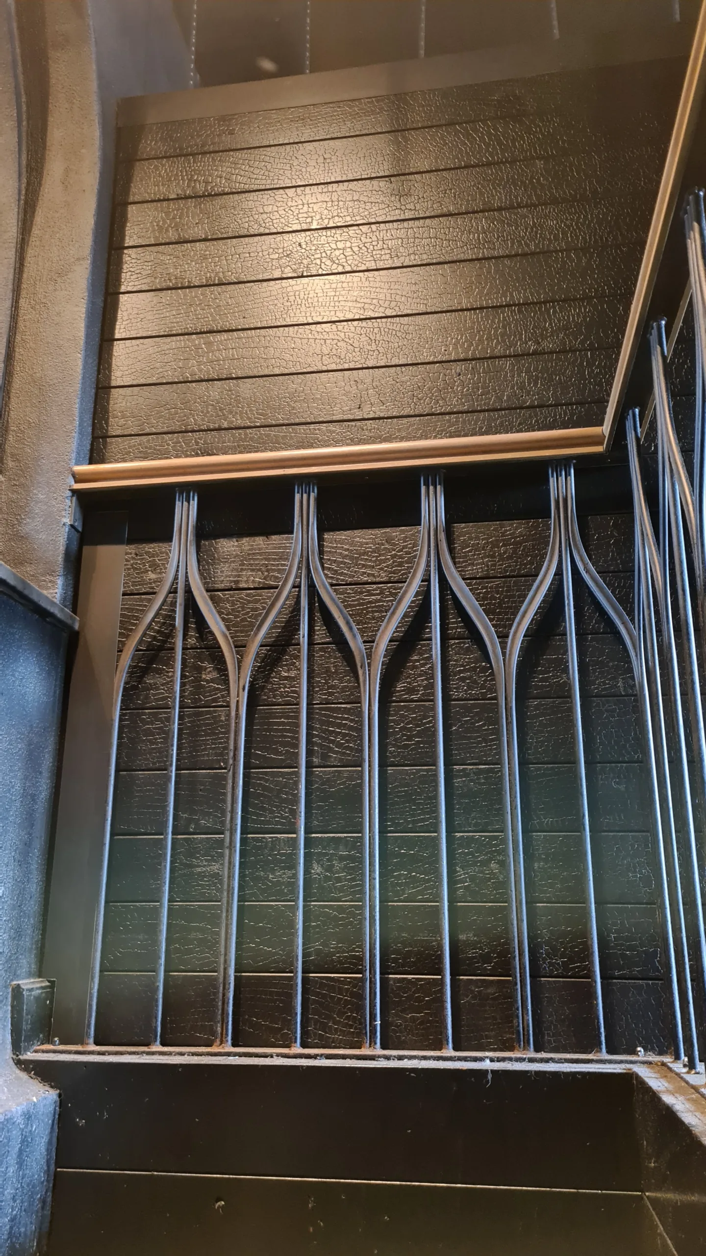 Ambachtelijke balustrade – een knipoog naar vroeger Stalen ramen en deuren op maat