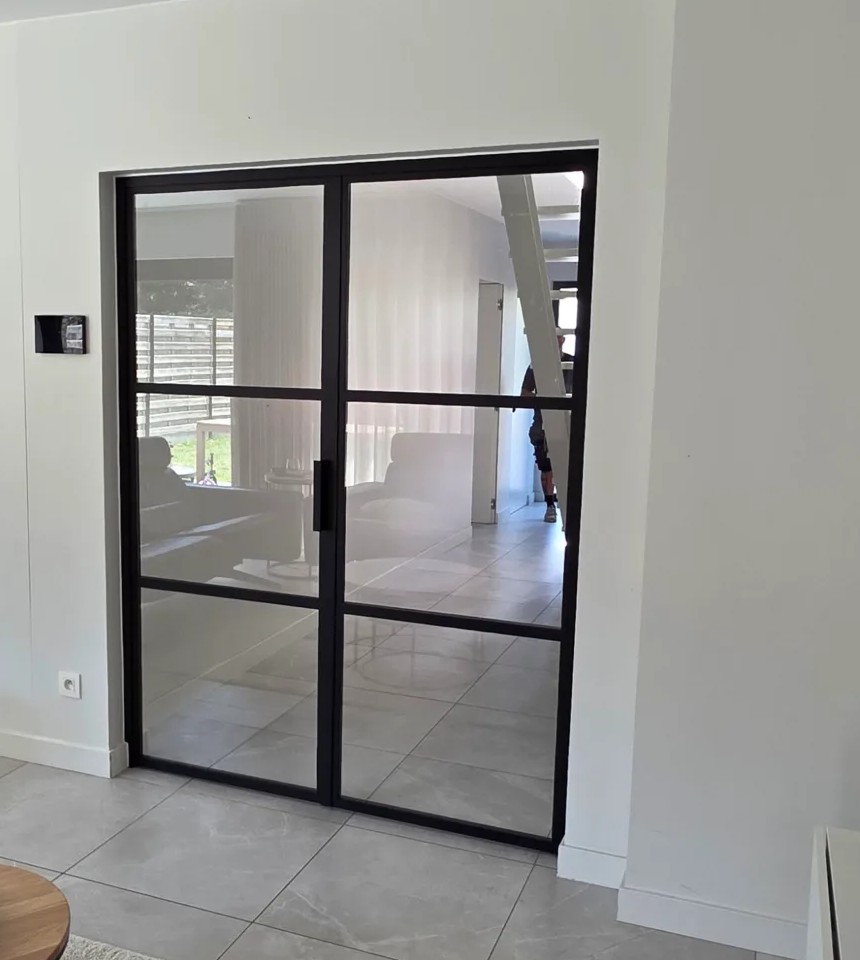 Stalen deur als eyecatcher in modern interieur Stalen ramen en deuren op maat