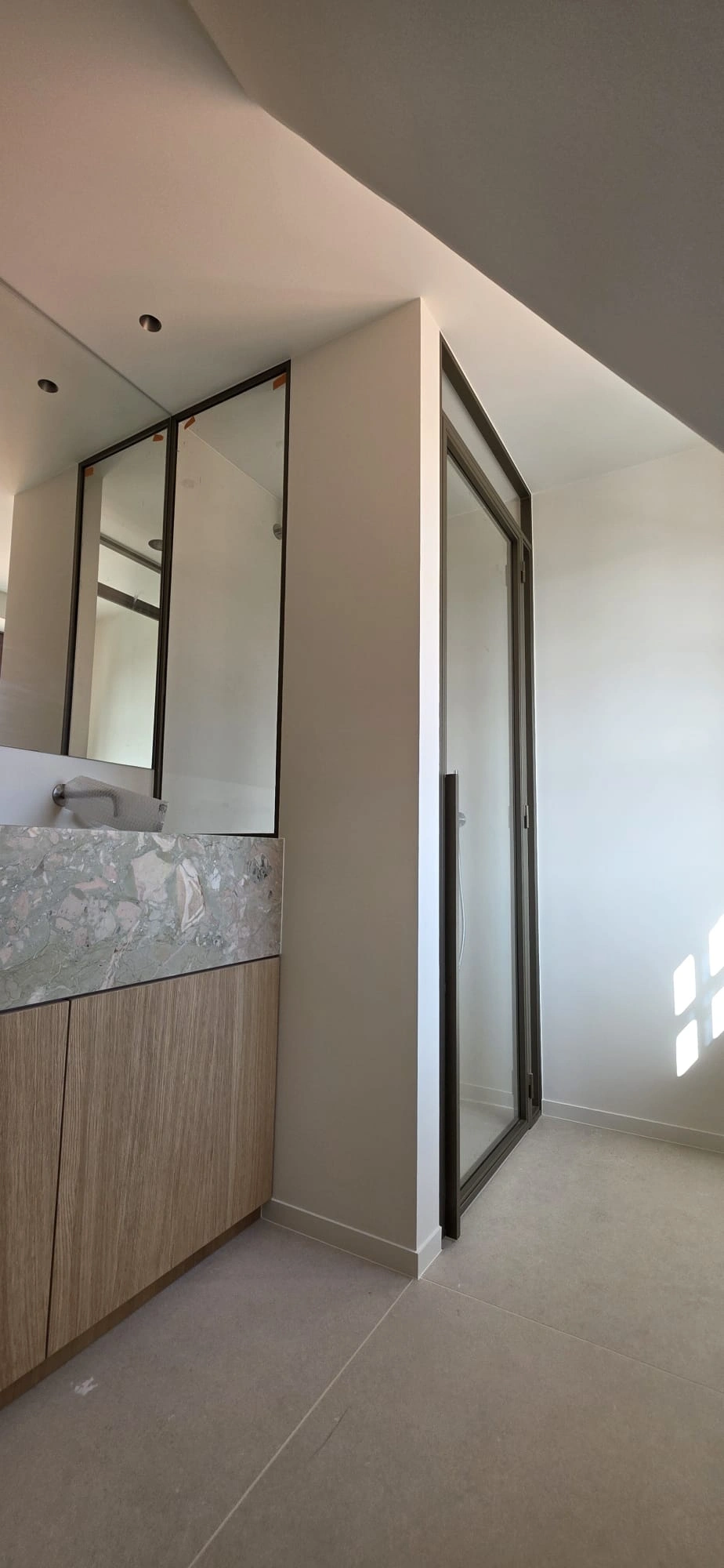 Maatwerk stalen deuren voor badkamer en douche