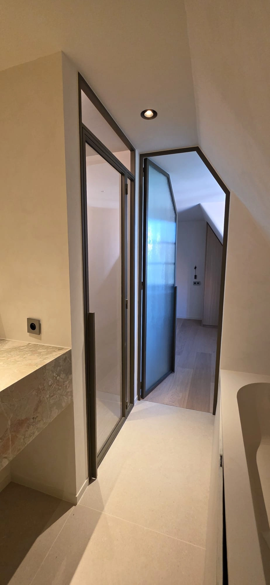 Maatwerk stalen deuren voor badkamer en douche